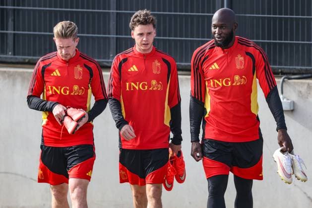Belgium s Kevin De Bruyne; Belgium s Maxim De Cuyper and Belgium s Romelu Lukaku arrive for a training session of the Red Devils, the Belgian national soccer team, at the national training center in Tubize, Tuesday 22 September 2026. The team is preparing for fixtures in the UEFA Nations League competition. BRUNOxFAHY  x187418771x
