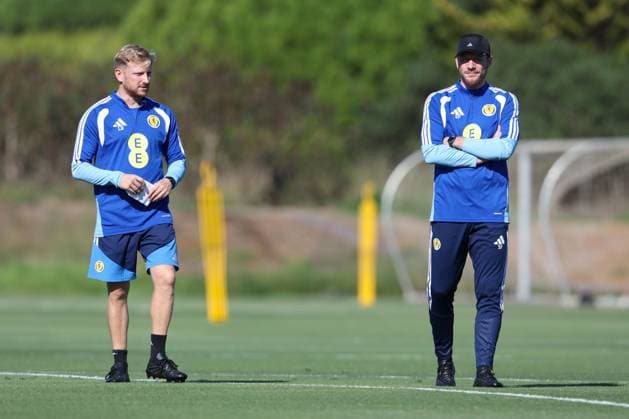 Luke Benstead and SÃ bastien Pocognoli Scotland Team Training, International Football, La Manga Club, Murcia, Spain - 22 Sep 2026 La Manga Club Murcia Spain  Copyright: xSergioxLopez Shutterstockx 17162755u