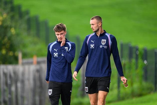 SOCCER - NL, AUT vs ISR WINDISCHGARSTEN,AUSTRIA,22.SEP.26 - SOCCER - UEFA Nations League, group stage, OEFB international match, Länderspiel, Nationalmannschaft Austria vs Israel, preview, training team AUT. Image shows Christoph Lang and Sasa Kalajdzic (AUT).  GEPAxpictures xChristianxMoser