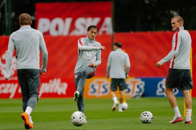 22.09.2026 WARSZAWA - WAWER, BOISKO KS ZWAR MIEDZYLESIE PILKA NOZNA (FOOTBALL) ZGRUPOWANIE REPREZENTACJI POLSKI TRENING REPREZENTACJI POLSKI NZ PIOTR ZIELINSKI FOTO LUKASZ GROCHALA CYFRASPORT NEWSPIX.PL --- newspix.pl LIGA NARODOW UEFA PILKA NOZNA SEZON 2026 2027 --- UEFA NATIONS LEAGUE 