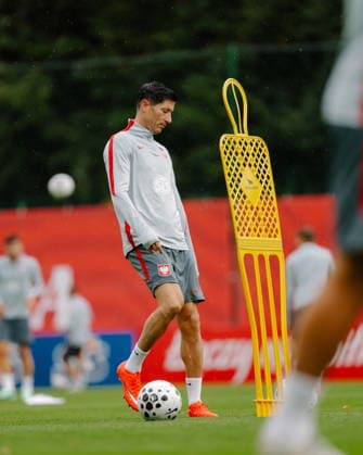 22.09.2026 WARSZAWA - WAWER, BOISKO KS ZWAR MIEDZYLESIE PILKA NOZNA (FOOTBALL) ZGRUPOWANIE REPREZENTACJI POLSKI TRENING REPREZENTACJI POLSKI NZ ROBERT LEWANDOWSKI FOTO LUKASZ GROCHALA CYFRASPORT NEWSPIX.PL --- newspix.pl LIGA NARODOW UEFA PILKA NOZNA SEZON 2026 2027 --- UEFA NATIONS LEAGUE 