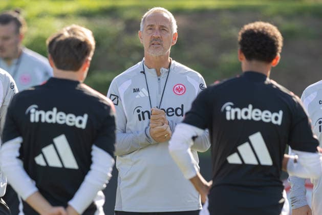 Training: Eintracht Frankfurt Coach Adi Hütter welcomes the few remaining players to training during the international break. Eintracht Frankfurt training session on September 22, 2026, at Deutsche Bank Park in Frankfurt am Main, Frankfurt am Main, Hesse, Germany. Deutsche Bank Park