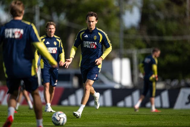 September 22, 2026: Hjalmar Ekdal of the Swedish men’s national soccer team at a training session on September 22, 2026 in Stockholm. Photo by Johanna Säll, BILDBYRAN. Code: JL JL0630. soccer, football, fotball, Nations League, UEFA Nations League, training, practice, Sweden, Sweden A, bbeng  Copyright: JOHANNAxSÄLL BB260922BB278