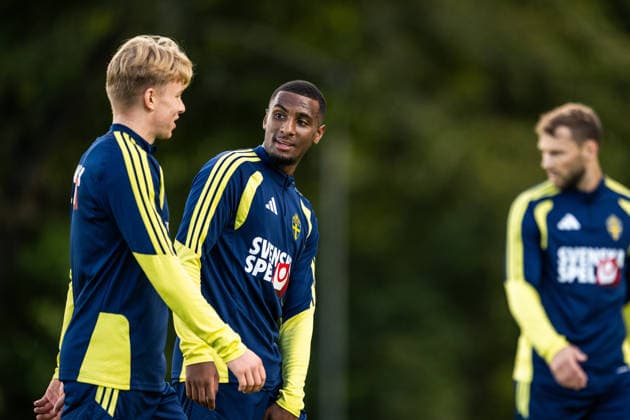 September 22, 2026: Daniel Svensson and Paulos Abraham of the Swedish men s national soccer team at a training session on September 22, 2026 in Stockholm. Photo by Johanna Säll, BILDBYRAN, code JL JL0630: soccer, football, fotball, Nations League, UEFA Nations League, training, practice, Sweden, Sweden A, bbeng  Copyright: JOHANNAxSÄLL BB260922BB287