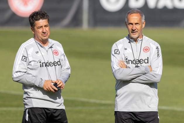 Eintracht Frankfurt Training: On the left, Assistant Coach Christian Peintinger of Eintracht Frankfurt; on the right, Head Coach Adi Hütter of Eintracht Frankfurt. Eintracht Frankfurt training session on September 22, 2026, at Deutsche Bank Park in Frankfurt am Main, Frankfurt am Main, Hesse, Germany. Deutsche Bank Park