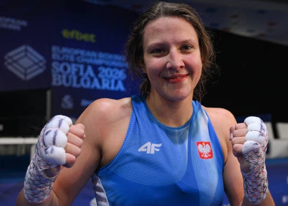 2026 European Boxing Elite Championships In Sofia - Quarter-Finals SOFIA, BULGARIA - SEPTEMBER 22: Kinga Krowka of Poland raises her wrapped fists with a victorious smile inside the Asics Arena after locking up a guaranteed medal at the 2026 European Boxing Elite Championships on September 22, 2026. Sofia Bulgaria  Copyright: xArturxWidakx originalFilename:widak-european260922_np0QY.jpg