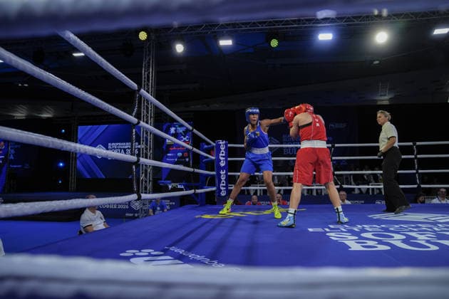 2026 European Boxing Championships in Bulgaria SOFIA, BULGARIA - SEPTEMBER 22: Busenaz Surmeneli (red) of Turkiye and Leonie Muller (blue) of Germany compete in the women s 70kg category during the 2026 European Boxing Championships at Asics Arena in Sofia, Bulgaria, on September 22, 2026. Osmancan Gurdogan Anadolu Sofia Bulgaria. Editorial use only. Please get in touch for any other usage.  Copyright: x2026xAnadoluxOsmancanxGurdoganx