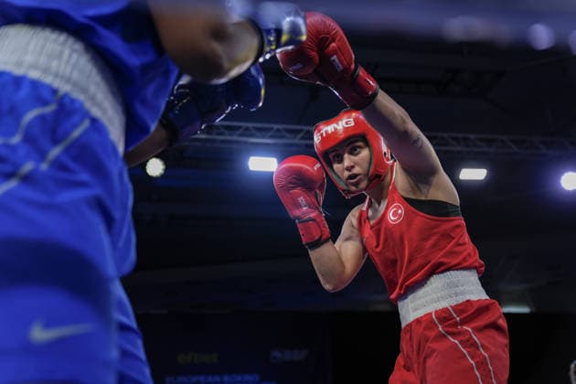 2026 European Boxing Championships in Bulgaria SOFIA, BULGARIA - SEPTEMBER 22: Busenaz Surmeneli (red) of Turkiye and Leonie Muller (blue) of Germany compete in the women s 70kg category during the 2026 European Boxing Championships at Asics Arena in Sofia, Bulgaria, on September 22, 2026. Osmancan Gurdogan Anadolu Sofia Bulgaria. Editorial use only. Please get in touch for any other usage.  Copyright: x2026xAnadoluxOsmancanxGurdoganx