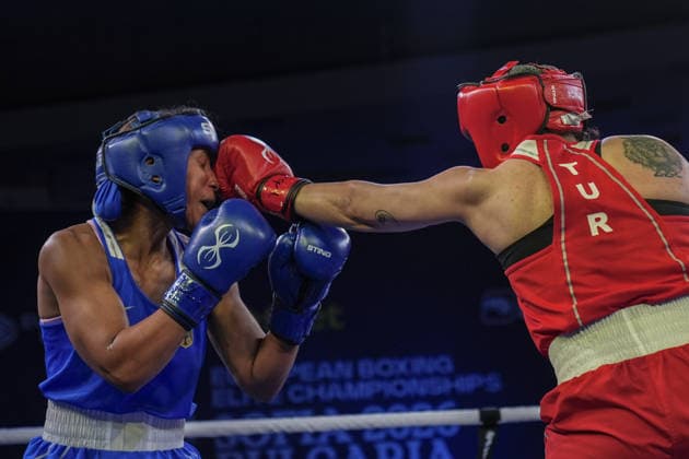 2026 European Boxing Championships in Bulgaria SOFIA, BULGARIA - SEPTEMBER 22: Busenaz Surmeneli (red) of Turkiye and Leonie Muller (blue) of Germany compete in the women s 70kg category during the 2026 European Boxing Championships at Asics Arena in Sofia, Bulgaria, on September 22, 2026. Osmancan Gurdogan Anadolu Sofia Bulgaria. Editorial use only. Please get in touch for any other usage.  Copyright: x2026xAnadoluxOsmancanxGurdoganx