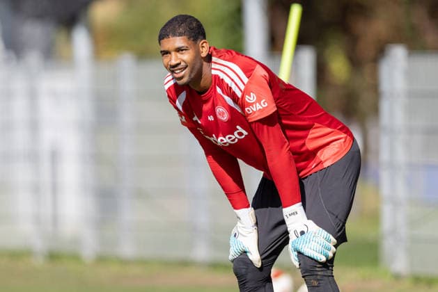 Training: Eintracht Frankfurt Goalkeeper Kaua Santos, Eintracht Frankfurt, 40. Eintracht Frankfurt training session on September 22, 2026, at Deutsche Bank Park in Frankfurt am Main, Frankfurt am Main, Hesse, Germany. Deutsche Bank Park