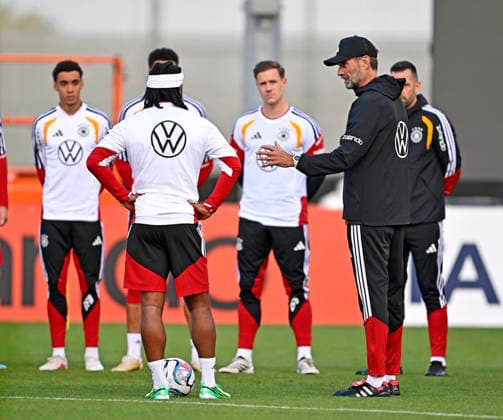 September 22, 2026, DFB German National Soccer Team, training camp in Herzogenaurach, at the ADIDAS headquarters, ahead of the UEFA Nations League matches, national team training session in front of the press; Coach Jürgen Klopp of Germany addresses the team,