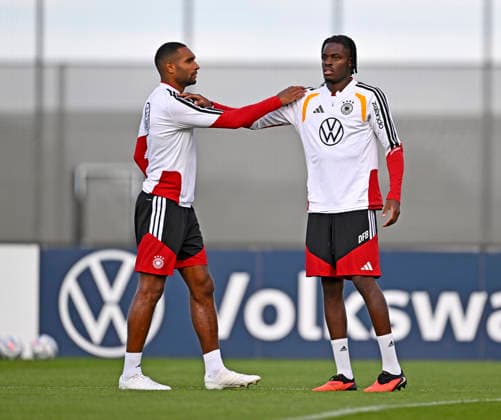 September 22, 2026, DFB German National Soccer Team, training camp in Herzogenaurach, at the ADIDAS headquarters, ahead of the UEFA Nations League matches, national team training session in front of the press: Jonathan Tah (Germany) and Yann Bisseck (Germany)