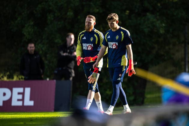 September 22, 2026: Goalkeepers Viktor Johansson and Melker Ellborg of the Swedish men’s national soccer team at a training session on September 22, 2026 in Stockholm. Photo by Johanna Säll, BILDBYRAN, code JL JL0630. soccer, football, UEFA Nations League, training, Sweden, Sweden A, BBENG  Copyright: JOHANNAxSÄLL BB260922BB347