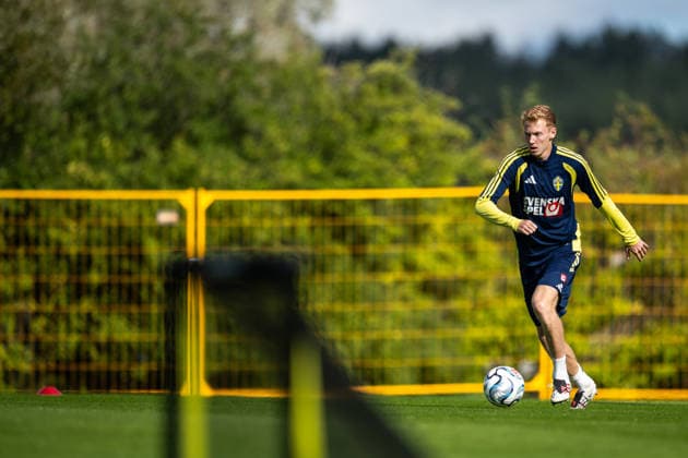 September 22, 2026: Hugo Larsson of the Swedish men’s national soccer team at a training session on September 22, 2026 in Stockholm. Photo by Johanna Säll, BILDBYRAN, code JL JL0630: soccer, football, fotball, Nations League, UEFA Nations League, training, practice, Sweden, Sweden A, bbeng  Copyright: JOHANNAxSÄLL BB260922BB354