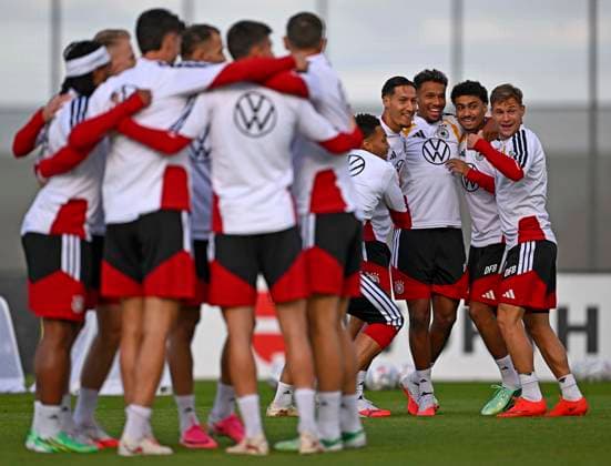 September 22, 2026, DFB German National Soccer Team, training camp in Herzogenaurach, at ADIDAS’s home ground, ahead of the UEFA Nations League matches, national team training session in front of the press. The national team players are clearly having fun. Joshua Kimmich (right), Germany