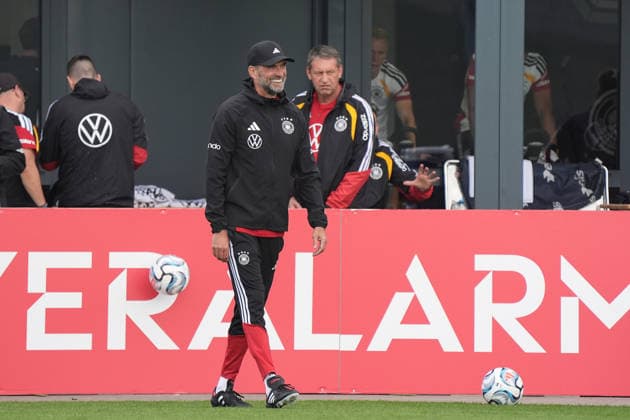 National Team Coach Jürgen Klopp, Germany, at the first training session at Herzo Base on September 22, 2026; German National Team, Nations League preparation, Home Ground, HerzoBase, World of Adidas, Herzogenaurach
