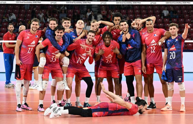 France Storms Into EuroVolley Semis With Dominant Straight-Sets Sweep Over Romania SOFIA, BULGARIA - SEPTEMBER 22: Players of the French national team, Nationalteam celebrate on court after defeating Romania in a straight-sets sweep (25-16, 25-19, 25-19) during the quarterfinals of the CEV Enel EuroVolley 2026 Men at the Arena 8888 Sofia in Sofia, Bulgaria, on September 22, 2026. The crucial victory avenges their pool play loss and launches the reigning Olympic champions into the final four. Sofia Bulgaria  Copyright: xArturxWidakx originalFilename:widak-francest260922_nphVx.jpg