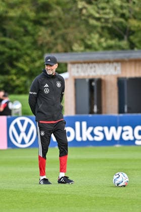 DFB Media Activities, September 22, 2026 HERZOGENAURACH, GERMANY September 22: New national team coach Jürgen Klopp is pictured during the national team’s first training session under Jürgen Klopp at the Adidas training facility in Herzogenaurach Copyright: xBEAUTIFULxSPORTS Goldbergx