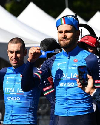 2026 UCI Road World Championships Picture by Simon Wilkinson SWpix.com - 22 09 2026 - Cycling - 2026 UCI Road World Championships - MontrÃ al, Canada - Team Time Trial Mixed Relay - Mattia Cattaneo (Italy), Filippo Ganna (Italy), Matteo Sobrero (Italy) celebrating as Vittoria Guazzini (Italy), Elisa Longo Borghini (Italy), Monica Trinca Colonel (Italy) finish MontrÃ al Avenue du Parc Canada Copyright: x xSWpix.comx(t axPhotographyxHubxLtd)xSimonxWilkinson SWpix.comx SWP-3521-1285