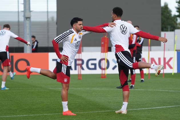Felix Nmecha, Germany; Nadiem Amiri, Germany, warming up at Herzo Base on September 22, 2026; German National Team, Nations League preparation, home ground, HerzoBase, World of Adidas, Herzogenaurach