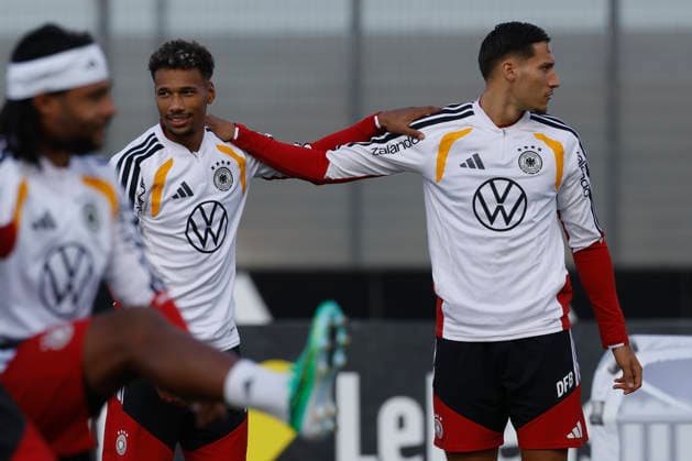 Pictured from left: Bambase Conte and Younes Ebnoutalib, September 22, 2026, Media training session for the German national team with Jürgen Klopp, Germany, Herzogenaurach, Media Center. DFL REGULATIONS PROHIBIT ANY USE OF PHOTOGRAPHS AS IMAGE SEQUENCES AND OR QUASI-VIDEO Copyright: HMBxMedia xJulienxBecker