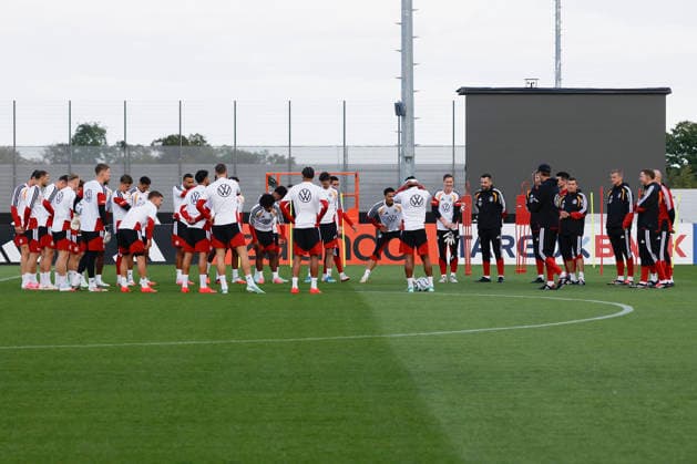 Pictured: The DFB team doing training exercises together, September 22, 2026, Media training session for the German national team with Jürgen Klopp, Germany, Herzogenaurach, Media Center, DFL REGULATIONS PROHIBIT ANY USE OF PHOTOGRAPHS AS IMAGE SEQUENCES AND OR QUASI-VIDEO Copyright: HMBxMedia xJulienxBecker