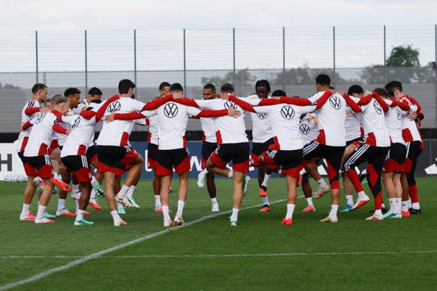 Pictured: The DFB team doing training exercises together, September 22, 2026, Media training session for the German national team with Jürgen Klopp, Germany, Herzogenaurach, Media Center, DFL REGULATIONS PROHIBIT ANY USE OF PHOTOGRAPHS AS IMAGE SEQUENCES AND OR QUASI-VIDEO Copyright: HMBxMedia xJulienxBecker