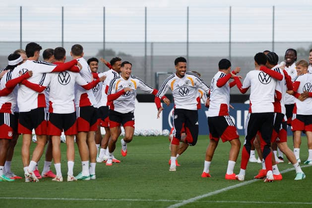 Pictured: The players on the DFB team are clearly having fun during training on September 22, 2026, German national team media training session with Jürgen Klopp, Germany, Herzogenaurach, Media Center. DFL REGULATIONS PROHIBIT ANY USE OF PHOTOGRAPHS AS IMAGE SEQUENCES AND OR QUASI-VIDEO Copyright: HMBxMedia xJulienxBecker