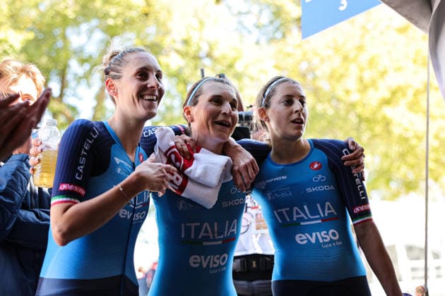 2026 UCI Road World Championships Picture by Alex Whitehead SWpix.com - 22 09 2026 - Cycling - 2026 UCI Road World Championships - MontrÃ al, Canada - Team Time Trial Mixed Relay - Vittoria Guazzini (Italy), Elisa Longo Borghini (Italy), Monica Trinca Colonel (Italy) celebrating after winning the Team Time Trial Mixed Relay to become World Champions MontrÃ al Avenue du Parc Canada Copyright: x xSWpix.comx(t axPhotographyxHubxLtd)xAlexxWhitehead SWpix.comx SWP-3521-1316