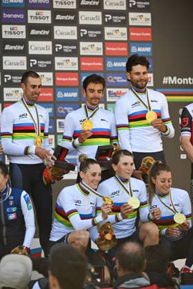 2026 UCI Road World Championships Picture by Zac Williams SWpix.com - 22 09 2026 - Cycling - 2026 UCI Road World Championships - MontrÃ al, Canada - Team Time Trial Mixed Relay Podium - Mattia Cattaneo, Filippo Ganna, Matteo Sobrero, Vittoria Guazzini, Elisa Longo Borghini, Monica Trinca Colonel (Italy) wins the Gold Medal to become World Champion Copyright: x xSWpix.comx(t axPhotographyxHubxLtd)xZacxWilliams SWpix.comx SWP-3521-1335