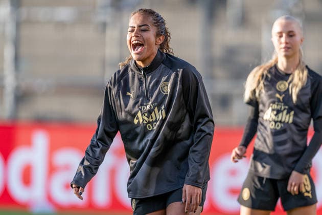 Mary Fowler, Manchester City WFC, 08, smiling during warm-ups (GER), FC Bayern Munich Women vs. Manchester City WFC, UEFA Women s Champions League, Group Stage, Matchday 1, 2026–2027 season, September 22, 2026 DFL DFB REGULATIONS PROHIBIT ANY USE OF PHOTOGRAPHS as IMAGE SEQUENCES and or QUASI-VIDEO Photo: HMB Media, Heike Feiner Copyright: HMBxMedia HeikexFeiner