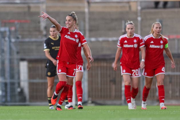 GER, Munich, FC Bayern Munich vs. Manchester City, Women s Champions League, Soccer, UEFA, 2026–2027 season, uhlsport Park, Matchday 1 in pictures: Giulia Gwinn, FC Bayern Munich Women 7, Goal, Celebration and joy, emotions, goal scored, Spider-Man celebration. DFB and DFL regulations prohibit any use of photographs as image sequences and or quasi-video. September 22, 2026 Copyright: HMBxMedia HendrikxHamelau