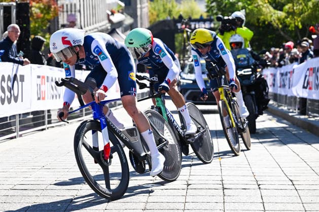 MONTREAL, QC - SEPTEMBER 22: Team France men races during the team time trial mixed relay at 2026 UCI Road World Championship, WM, Weltmeisterschaft on September 22, 2026, in Montreal, QC (Photo by David Kirouac Icon Sportswire) CYCLING: SEP 22 UCI Road World Championship EDITORIAL USE ONLY Icon26092201626