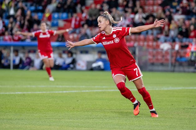 Giulia Gwinn, FC Bayern Munich Women, No. 7, celebrates her goal to make it 1-0 for Germany, FC Bayern Munich Women vs. Manchester City WFC, UEFA Women s Champions League, group stage, Matchday 1, 2026–2027 season, September 22, 2026 DFL DFB REGULATIONS PROHIBIT ANY USE OF PHOTOGRAPHS AS IMAGE SEQUENCES AND OR QUASI-VIDEO Photo: HMB Media, Heike Feiner Copyright: HMBxMedia HeikexFeiner