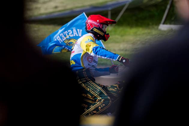 260922 Max Fricke of Västervik celebrates during Game 2 of the Elitserien finals between Västervik and Dackarna on September 22, 2026, in Västervik  Copyright: OSCARxWALLIN BB260922BB447