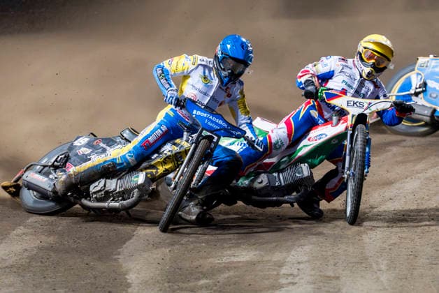 September 22, 2026: Anton Karlsson of Västervik and Tomas Jonasson of Dackarna Malilla during Game 2 of the Elitserien finals between Västervik and Dackarna Malilla on September 22, 2026, in Västervik  Copyright: OSCARxWALLIN BB260922BB448
