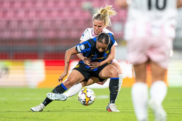 September 22, 2026: Josefine Rybrink of Häcken and Haley Bugeja of Inter during the Women’s Champions League soccer match between Inter and Häcken on September 22, 2026 in Monza. Photo by Carl Sandin. BILDBYRAN code CS CS0982 soccer football UEFA Women’s Champions League Inter Häcken women’s soccer  Copyright: CARLxSANDIN BB260922CS065