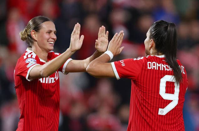 Football Women Uefa Champions League 2026 - 2027 Bayern Munchen vs Manchster City Bühl Klara of Bayern Munich ( L ) and Damnjanovic Jovana of Bayern Munich celebrate after scoring 2-0 during the Women Uefa Champions League 2026 - 2027 football match between Bayern Munchen and Manchester City at Sportpark Stadium in Unterhaching , Bayern , Germany . September 22th , 2026 Copyright: xDavidexEliasx