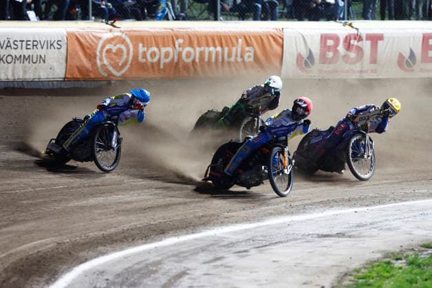 VÄSTERVIK, SWEDEN 20260922 Västervik: Grzegorz Zengota and Jacob Thorsell in the sixth heat during Tuesday’s decisive Swedish Speedway Championship final between Västervik and Dackarna at Hejla Arena in Västervik VÄSTERVIK SWEDEN x60160x  Copyright: xStefanxJerrevang TTx SPEEDWAY SM FINAL VÄSTERVIK-DACKARNA
