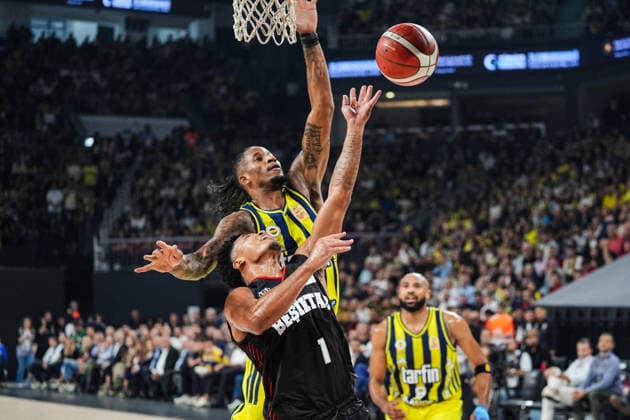 Fenerbahce Tarfin v Besiktas - Turkish Basketball Presidential Cup Final ISTANBUL, TURKIYE - SEPTEMBER 22: Fenerbahce Tarfin’s Will Clyburn (2nd L) competes with Besiktas’ Devon Durrell Dotson (1) during the 39th Presidential Cup basketball match at Sinan Erdem Dome in Istanbul, Turkiye, on September 22, 2026. Cemal Yurttas Anadolu Istanbul Turkey. Editorial use only. Please get in touch for any other usage.  Copyright: x2026xAnadoluxCemalxYurttasx