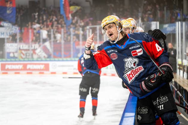 September 22, 2026 Ice Hockey Season 2026–2027 Penny DEL Nuremberg Ice Tigers Icetigers Adler Mannheim ThHa xthxhax Goal celebration, joy, cheering Jake Ustorf 48, Nuremberg Ice Tigers, NIT