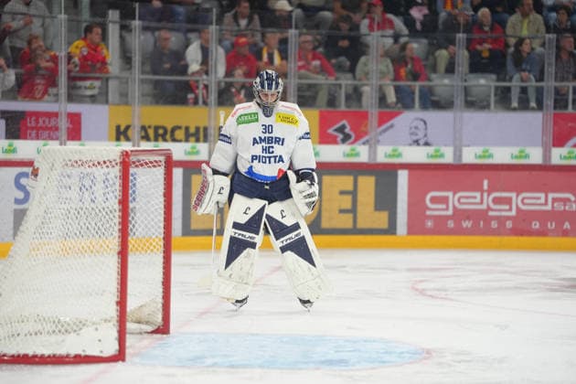 Biel Bienne, Switzerland - September 22: Goalkeeper Philip Wuthrich (30 HCAP) disappointed during the National League match between EHC Biel-Bienne and HC Ambri-Piotta at Tissot Arena on September 22, 2026 in Biel Bienne, Switzerland. Copyright: xKjetilxWaberx xSPPx Sportspressphoto_SPR237201