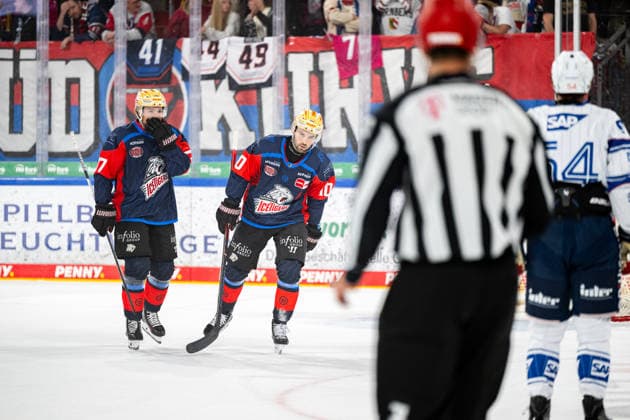 September 22, 2026 Ice Hockey Season 2026–2027 Penny DEL Nuremberg Ice Tigers Icetigers Adler Mannheim ThHa xthxhax sad, disappointed Evan Barratt 10, Nuremberg Ice Tigers, NIT