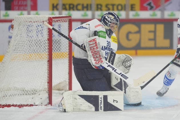 Biel Bienne, Switzerland - September 22: Goalkeeper Philip Wuthrich (30 HCAP) with a big save during the National League match between EHC Biel-Bienne and HC Ambri-Piotta at Tissot Arena on September 22, 2026 in Biel Bienne, Switzerland. Copyright: xKjetilxWaberx xSPPx Sportspressphoto_SPR237221