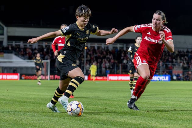 Battle for the Ball: Tackle between Aoba Fujino of Manchester City WFC, 20, and Vanessa Gilles of FC Bayern Munich Women, 02 GER; FC Bayern Munich Women vs. Manchester City WFC, UEFA Women s Champions League, Group Stage, Matchday 1, 2026–2027 season, September 22, 2026. DFL and DFB regulations prohibit any use of photographs as image sequences and or quasi-video. Photo: HMB Media, Heike Feiner Copyright: HMBxMedia HeikexFeiner