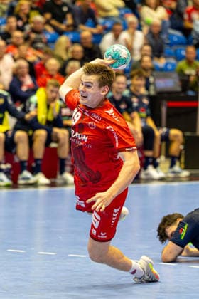 HBL Cup, 2nd Round, Kassel, MT Melsungen vs. Rhein Neckar Löwen, Rothenbach Hall, Kassel, September 22, 2026 HBL Cup, 2nd Round, Kassel, Germany, September 22, 2026 Reynir Thor Stefansson of MT Melsungen, taking a shot, Handball Bundesliga, MT Melsungen vs. Rhein Neckar Löwen game, Rothenbach Hall, Kassel Copyright: xBEAUTIFULxSPORTS Freudensteinx