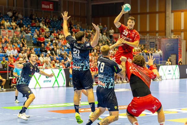HBL Cup, 2nd Round, Kassel, MT Melsungen vs. Rhein Neckar Löwen, Rothenbach Hall, Kassel, September 22, 2026 HBL Cup, 2nd Round, Kassel, Germany, September 22, 2026 Aaron Mensing of MT Melsungen, taking a shot (33), Handball Bundesliga, MT Melsungen vs. Rhein Neckar Löwen, Rothenbach Hall, Kassel Copyright: xBEAUTIFULxSPORTS Freudensteinx