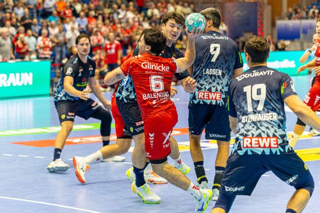 HBL Cup, 2nd Round, Kassel, MT Melsungen vs. Rhein Neckar Löwen, Rothenbach Halle, Kassel, September 22, 2026 HBL Cup, 2nd Round, Kassel, Germany, September 22, 2026 Erik Balenciaga MT Melsungen, No. 6 on the ball, Handball Bundesliga, MT Melsungen vs. Rhein Neckar Löwen, Rothenbach Hall, Kassel Copyright: xBEAUTIFULxSPORTS Freudensteinx