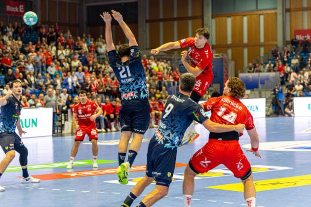 HBL Cup, 2nd Round, Kassel, MT Melsungen vs. Rhein Neckar Löwen, Rothenbach Hall, Kassel, September 22, 2026 HBL Cup, 2nd Round, Kassel, Germany, September 22, 2026; Aaron Mensing of MT Melsungen, 33, after taking a shot; Handball Bundesliga; MT Melsungen vs. Rhein Neckar Löwen match; Rothenbach Hall, Kassel Copyright: xBEAUTIFULxSPORTS Freudensteinx