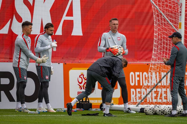 Marcin Bulka, Mateusz Kochalski and Bartlomiej Dragowski seen during the Poland national team, Nationalteam training session on the second day of the team™s training camp ahead of the upcoming UEFA Nations League matches (Kazimierz Koper Ball Raw Images) Warszawa KS Zwar Poland Copyright: xKazimierzxKoperx KAZ_PZPN_DAY2-26